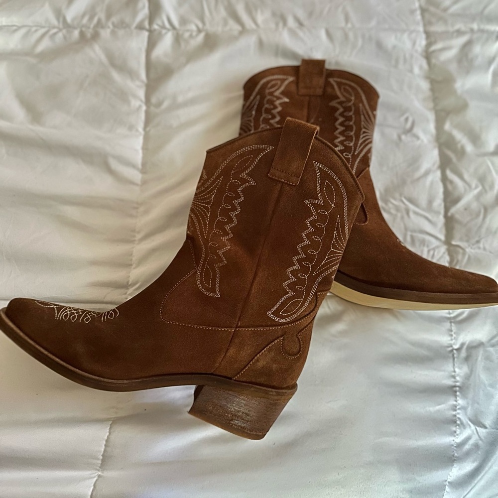 STIVALI Unstoppable Western Suede Boot, NWOB, size 40/9